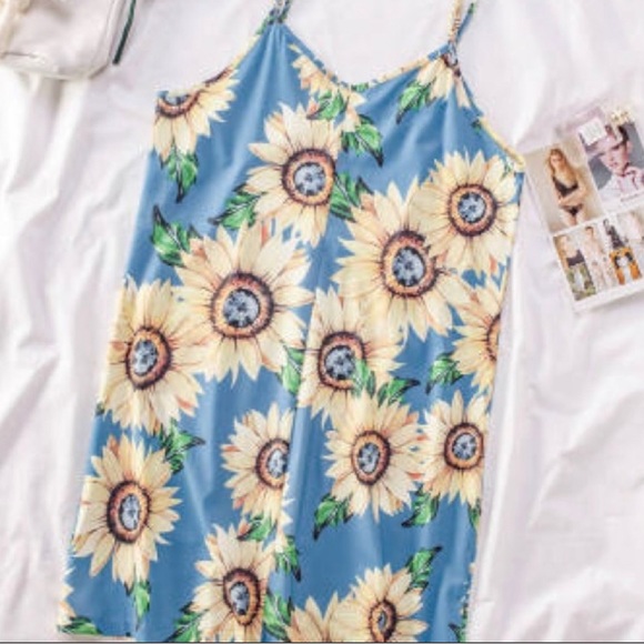 Blue Sunflower Button Down Dress ~ Lovely w/ a Sweater for Fall 🥰 - Picture 4 of 4